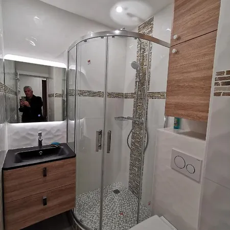 Les Pieds Dans L'eau * טרוביל-סור-מאר